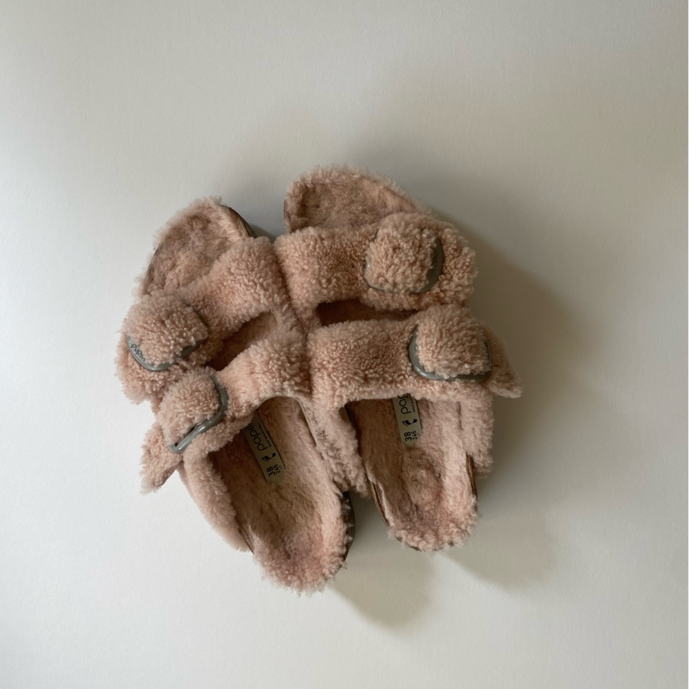 Size 38 pink shearling Birkenstocks